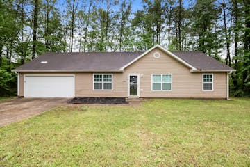 685 Nassau St Forest Park, GA 30297